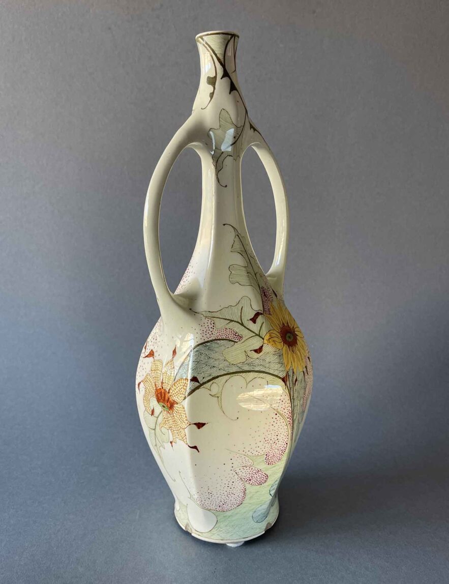 Gouda plateel kantjes vaas, model 5010 door Frederika Delchambre