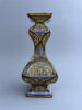 Vaas model 95 van ruim 20 cm hoog met vierkante voet, buik en hals. Gemaakt door De Distel, Amsterdam, periode 1895-1903.