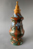 Dekselvaas van Gouda Zuid-Holland, model 27 van 45,5 cm hoog door Fransciscus Foville, gemaakt in de periode 1897-1899.