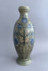 Holland Utrecht, vaas model 189 van 34 cm hoog met abstract floraal decor, periode 1895-1904.